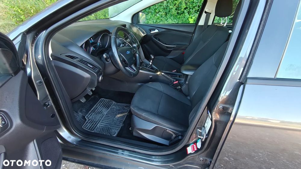 Ford Focus 1.5 TDCi SYNC Edition - 9