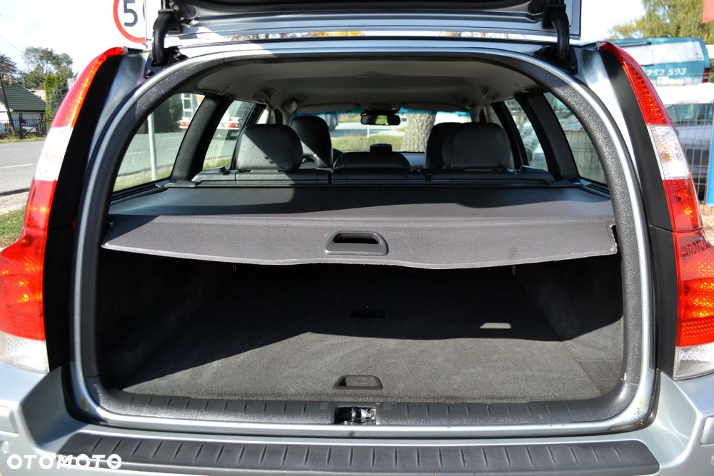 Volvo V70 D5 Momentum - 12