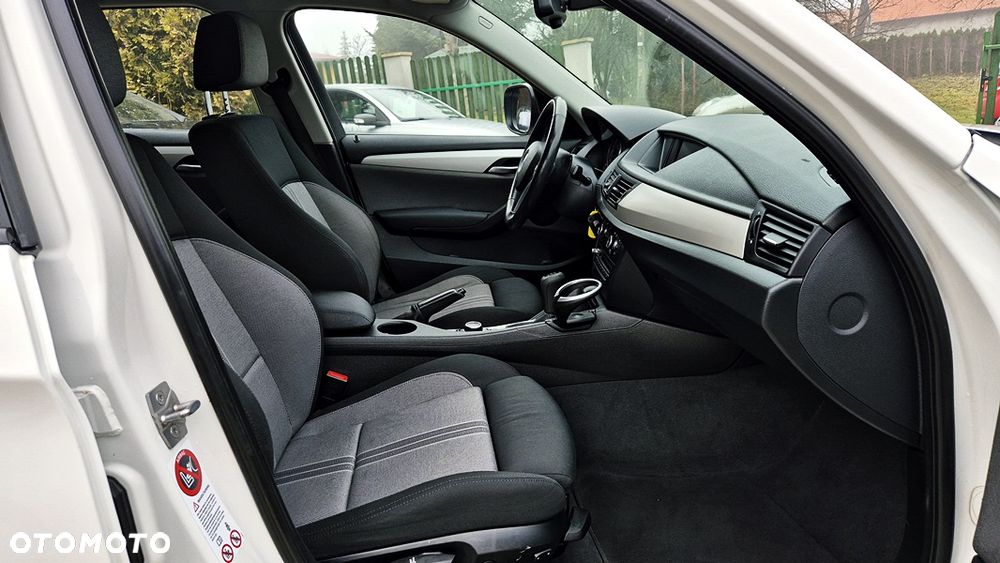 BMW X1 sDrive18i xLine - 38