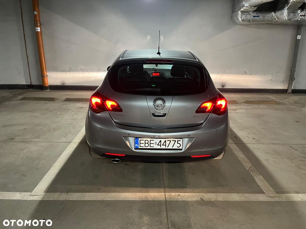 Opel Astra 1.4 T Executive - 5