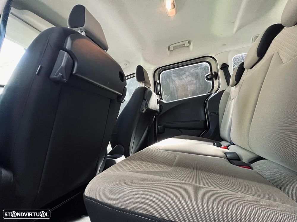 Ford Tourneo Courier 1.0 EcoBoost Titanium - 39