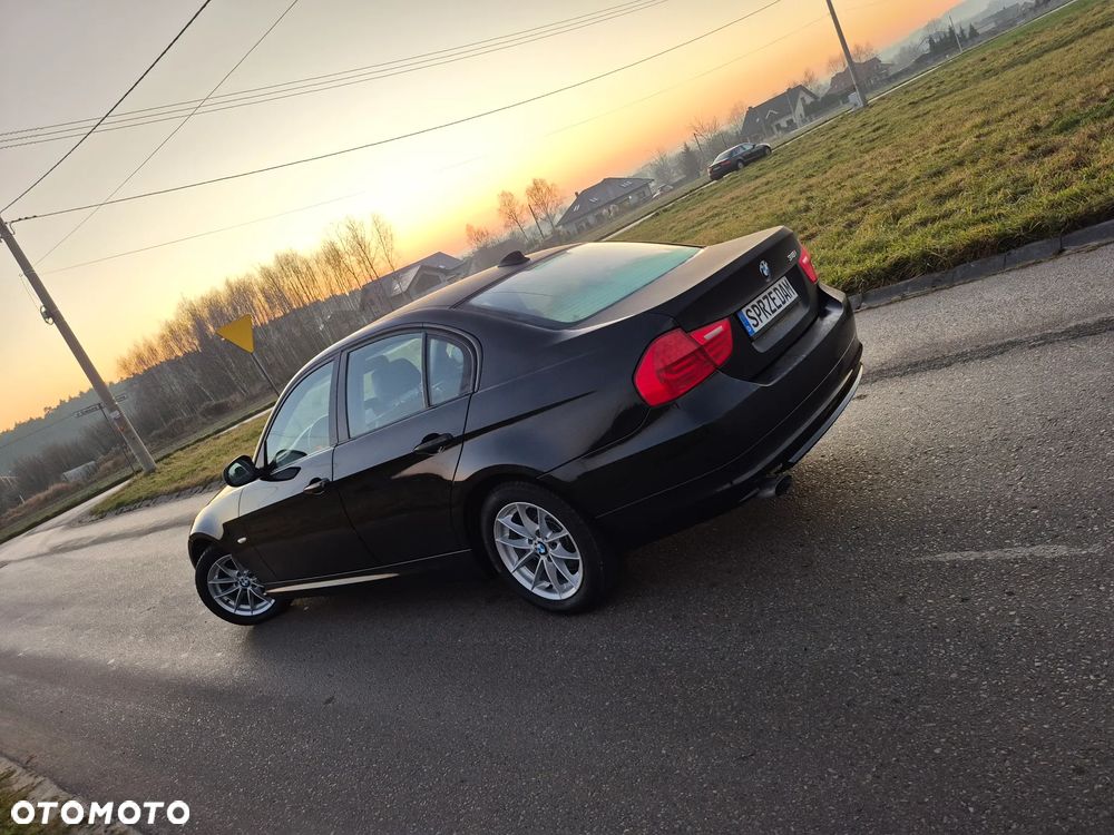 BMW Seria 3 318i Edition Exclusive - 33