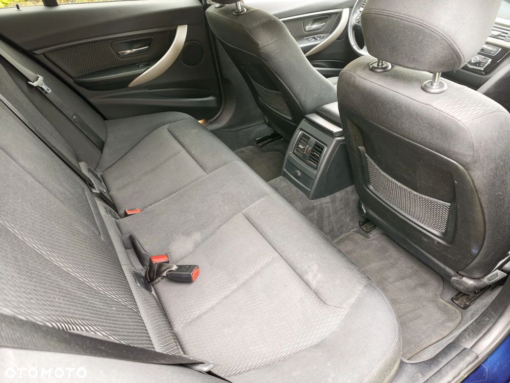 BMW Seria 3 318d Advantage - 13