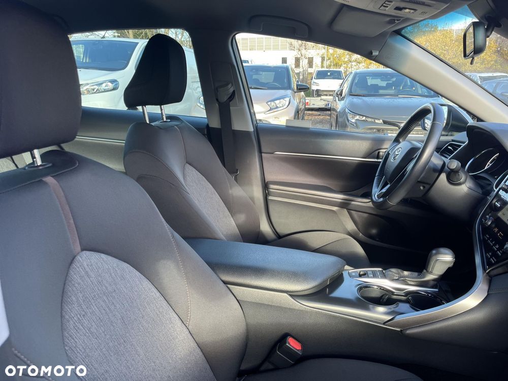 Toyota Camry 2.5 Hybrid Prestige CVT - 22