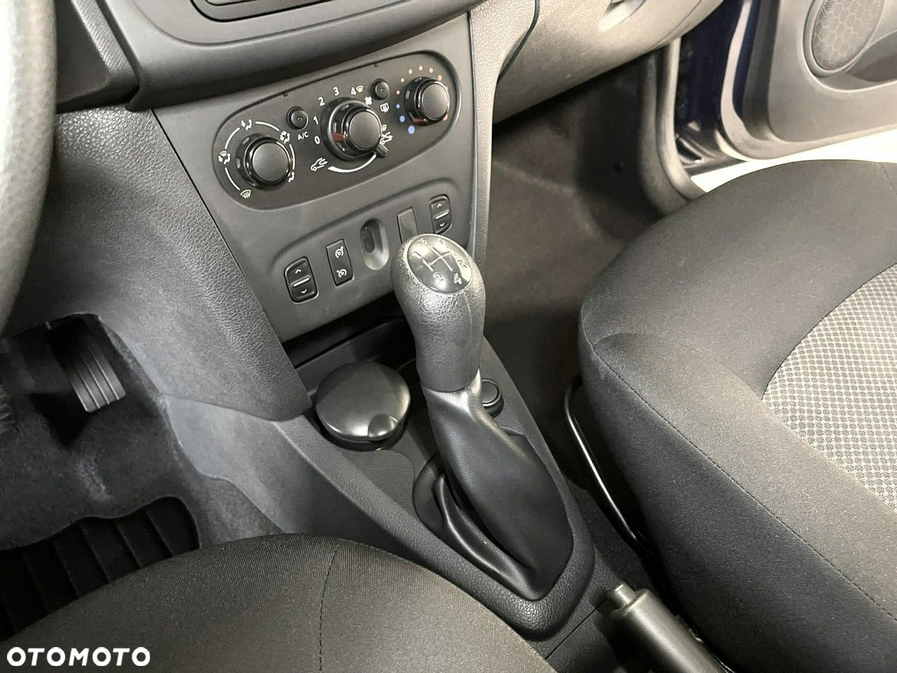 Dacia Logan MCV 0.9 TCE Laureate S&S EU6 - 15