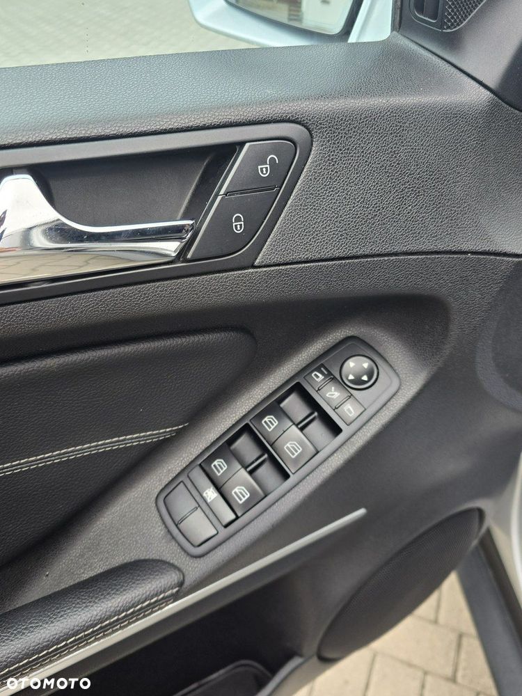 Mercedes-Benz ML - 14