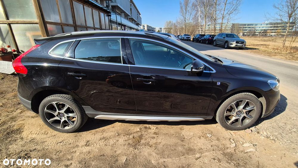 Volvo V40 Cross Country T3 Drive-E Ocean Race - 5