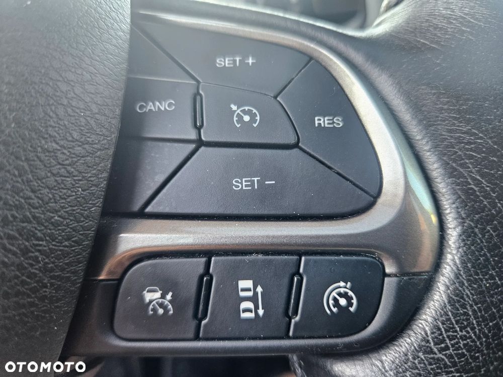 Jeep Renegade 1.4 MultiAir Limited - 30