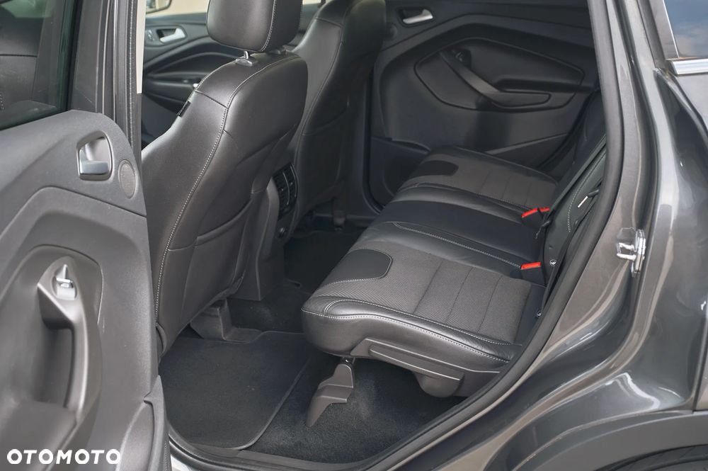 Ford Kuga 1.6 EcoBoost 2x4 Titanium - 19
