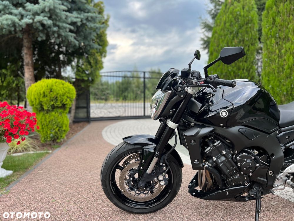 Yamaha FZ - 27