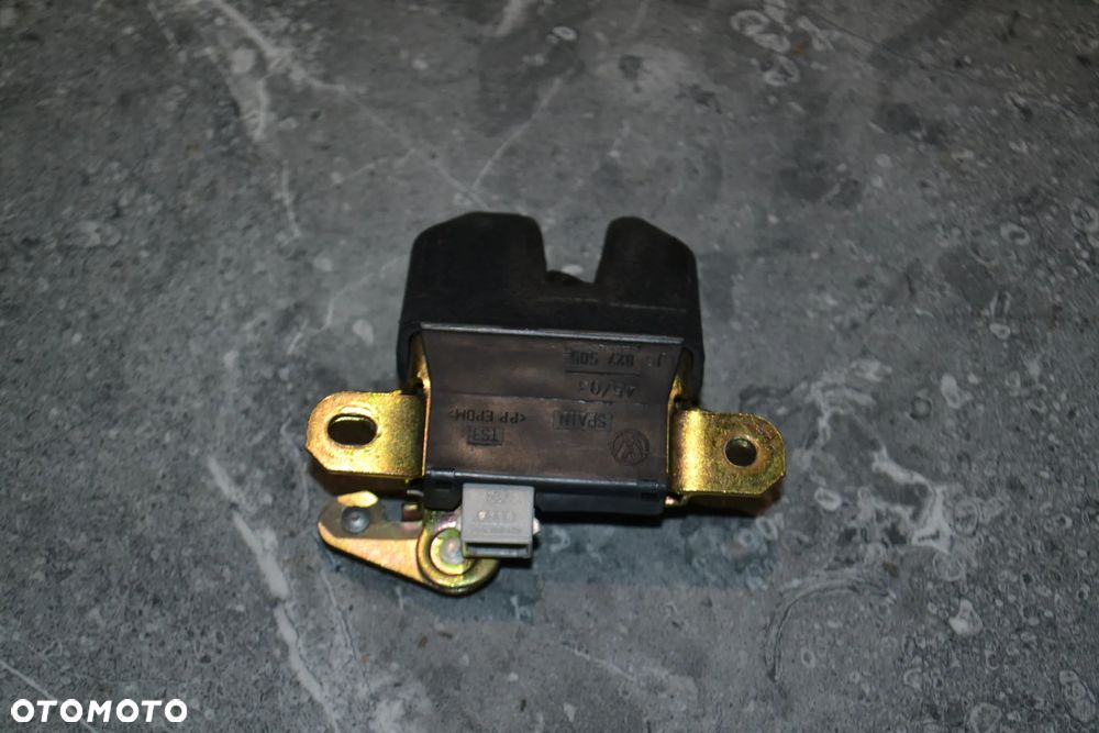 VW BORA SEDAN ZAMEK BAGAŻNIKA 1J5827505E - 2