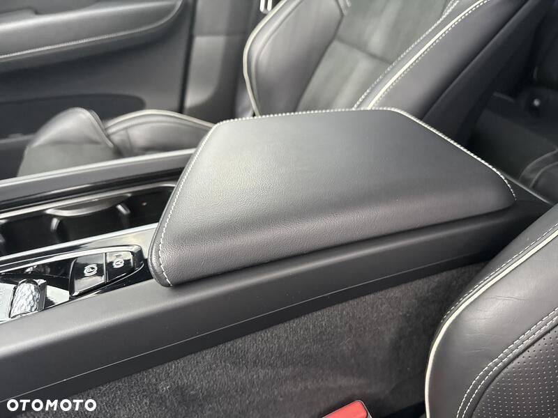 Volvo XC 60 D4 SCR R-Design - 19