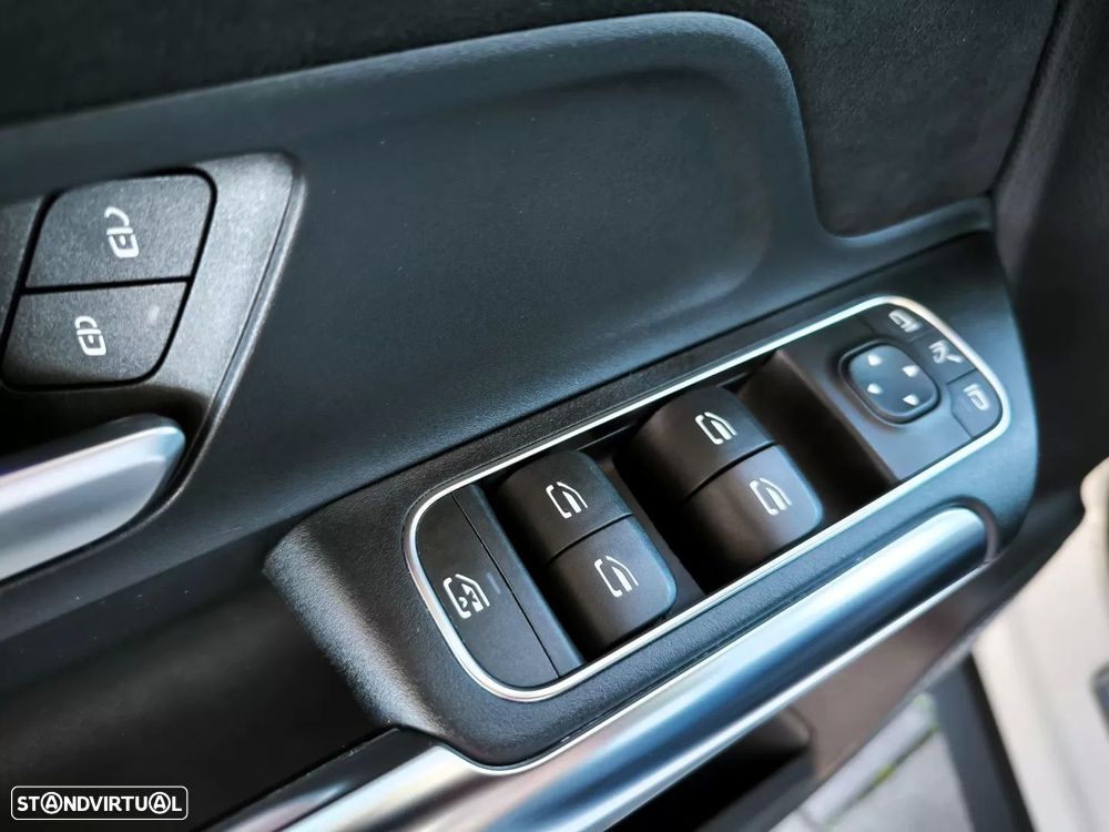 Mercedes-Benz GLA 250 e AMG Line - 38