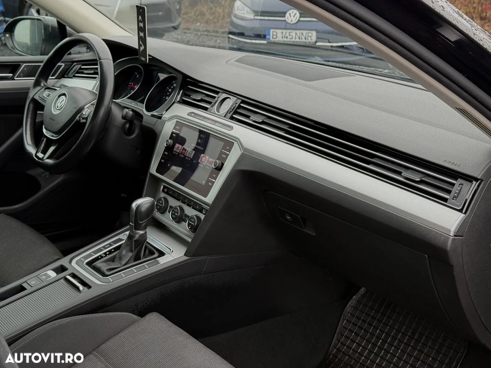 Volkswagen Passat 2.0 TDI DSG Comfortline - 12