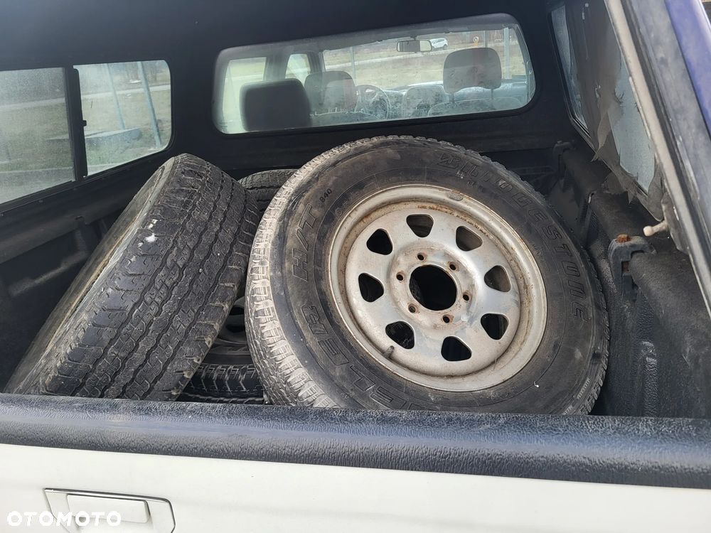 Nissan Navara 2.5 D XE - 8