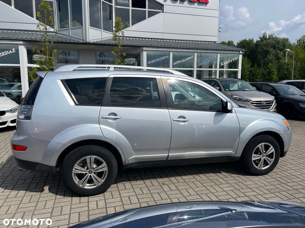 Mitsubishi Outlander - 10