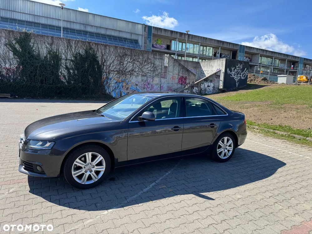 Audi A4 Limousine - 2