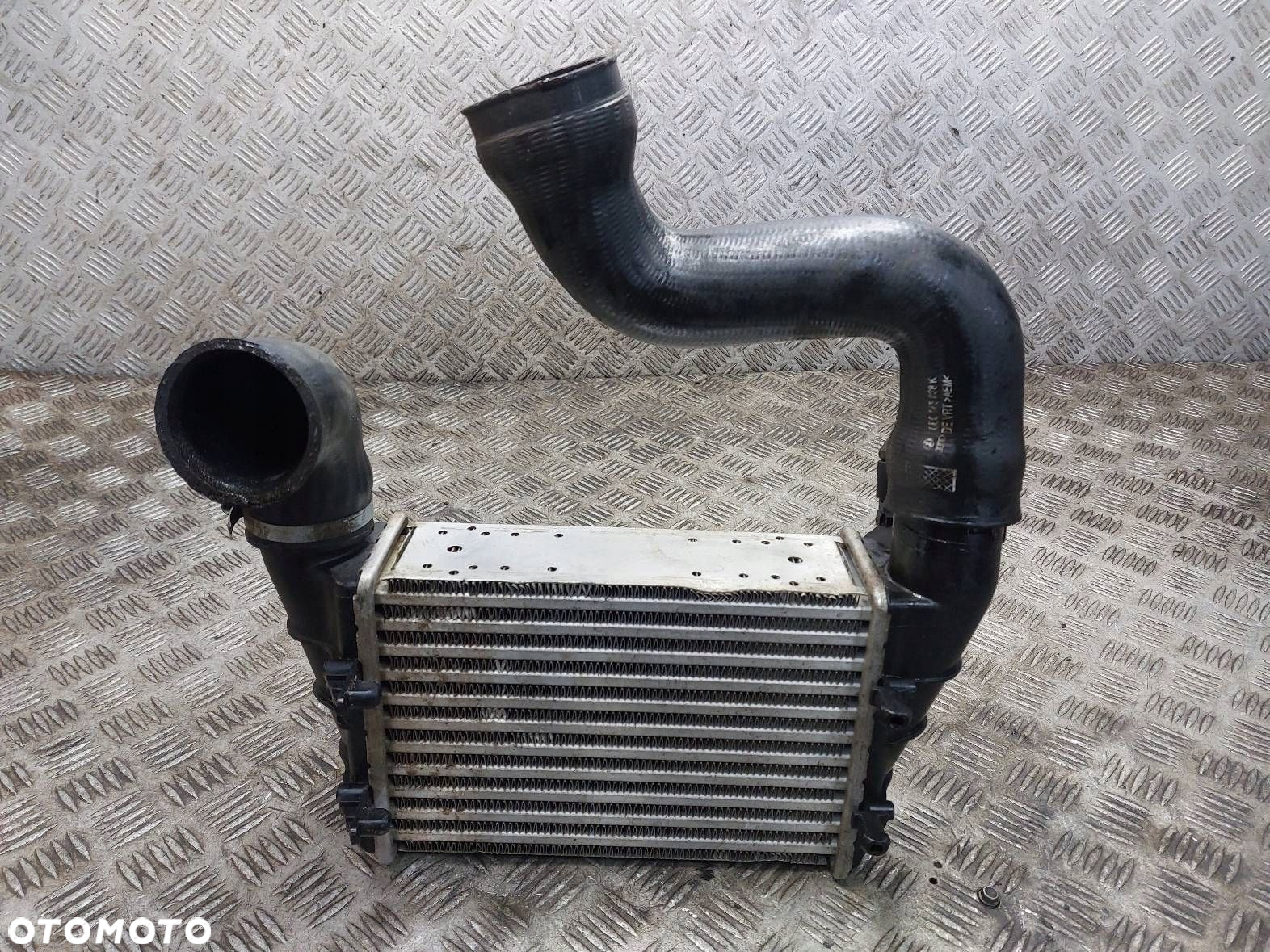 CHŁODNICA POWIETRZA INTERCOOLER AUDI A4 B6 038906051D 8E0145838K - 3