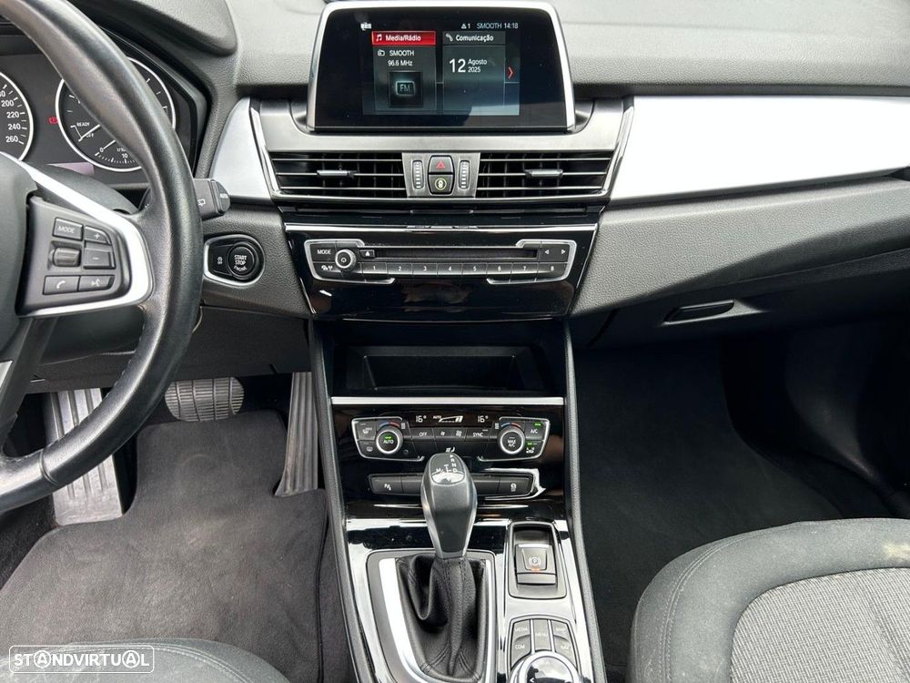 BMW 216 Active Tourer d Auto — fotografia 12