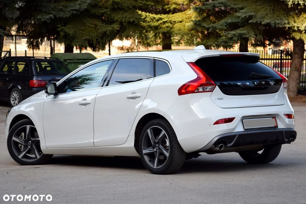 Volvo V40 D3 Geartronic Summum - 4