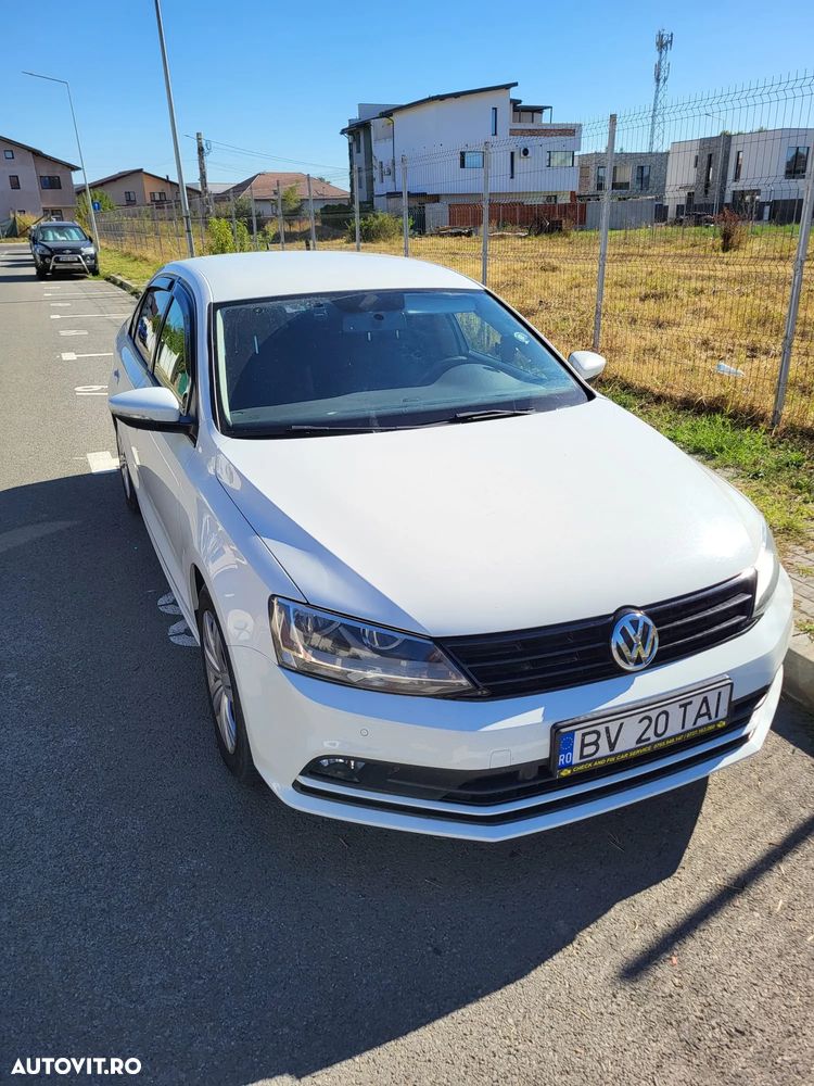 Volkswagen Jetta - 1
