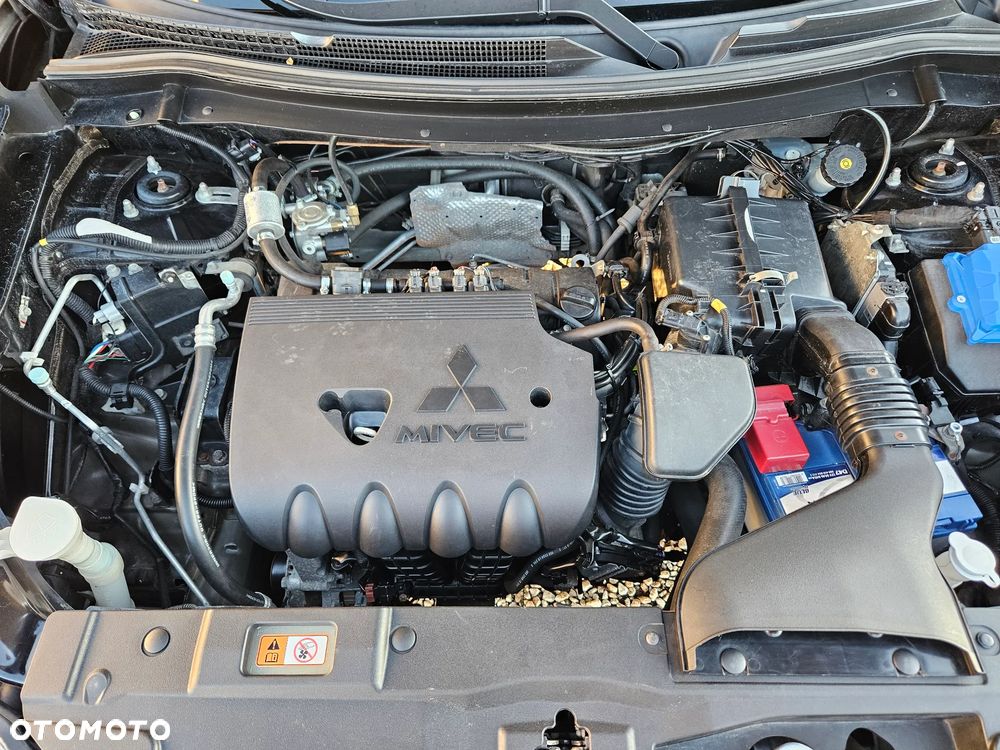 Mitsubishi Outlander 2.0 Invite + 2WD - 39