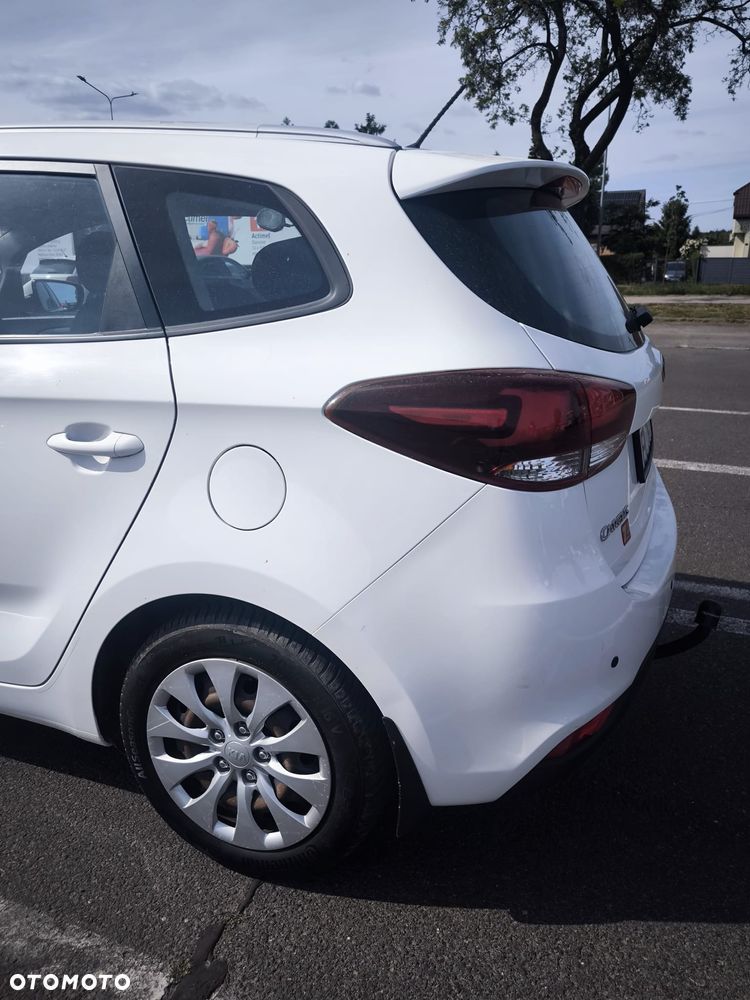 Kia Carens 1.6 GDI M - 9