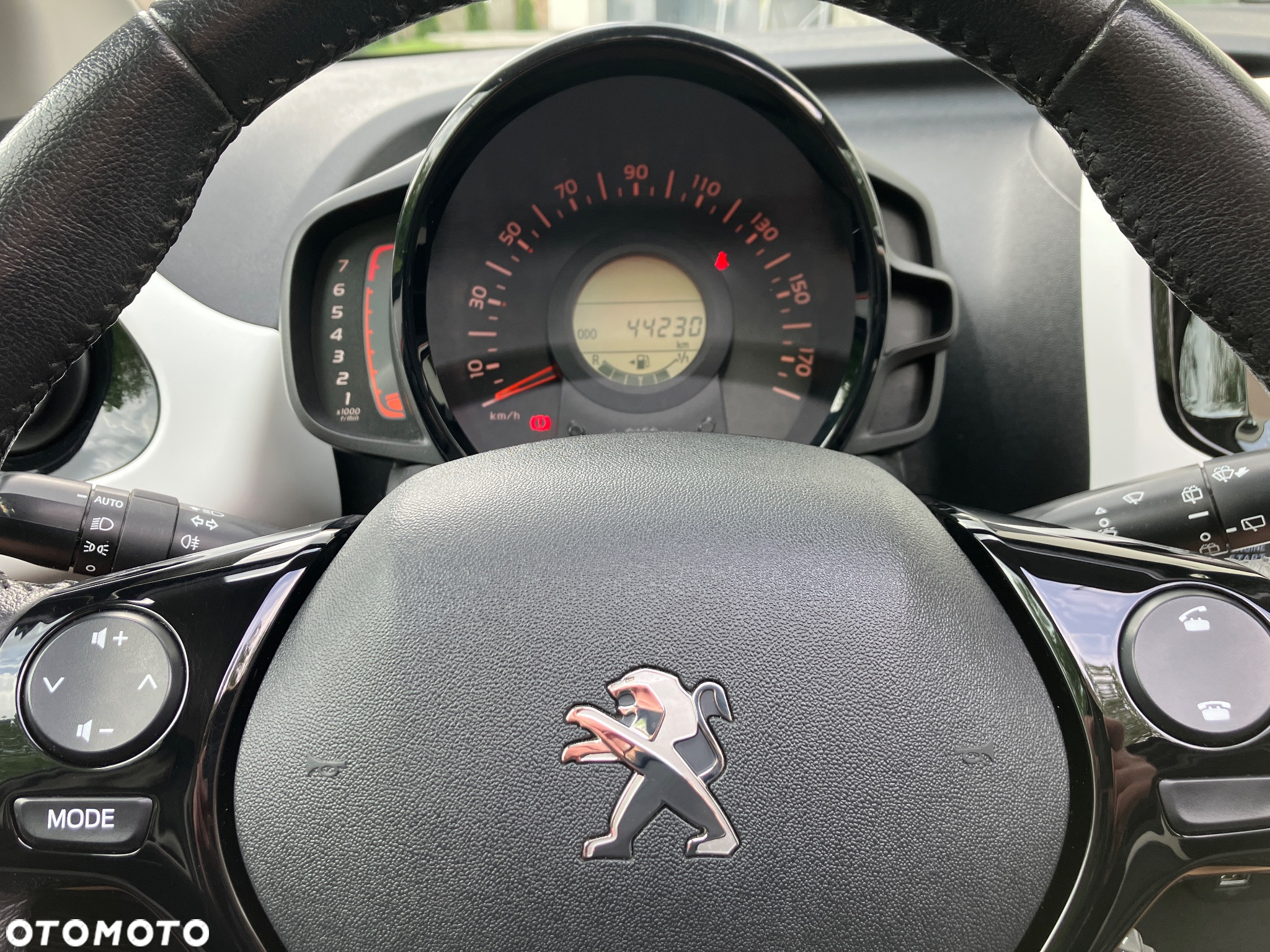 Peugeot 108 PureTech 82 Top Roland Garros - 16
