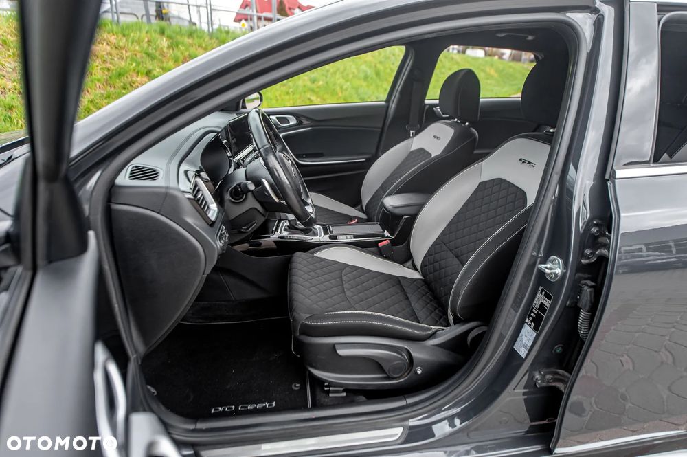 Kia ProCeed 1.4 T-GDI DCT7 OPF GT LINE - 17