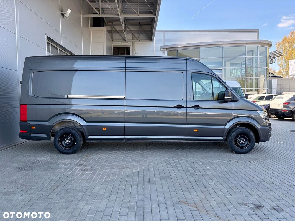Volkswagen Crafter 35 Furgon z wysokim dachem silnik: 2,0 l EU6 SCR 177 KM / skrzynia biegów: Przedni napęd manualna 6-biegowa rozstaw osi: 4490 mm - 7