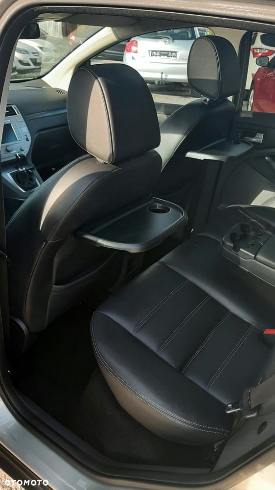 Ford Kuga 2.0 TDCi 2x4 Titanium - 22