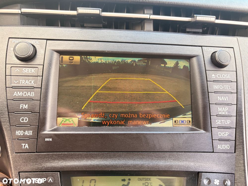 Toyota Prius 1.8 HSD Prestige - 25