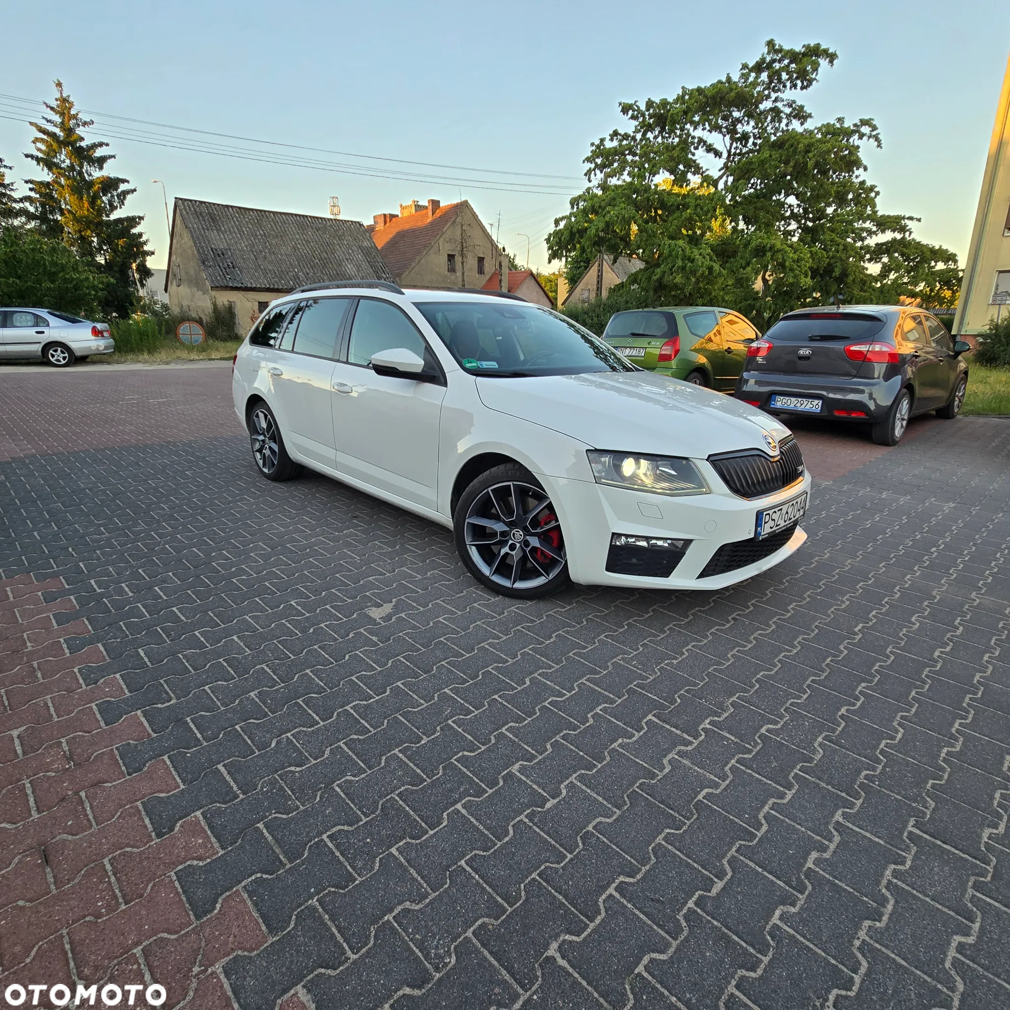 Skoda Octavia Combi 2.0 TDI RS - 3