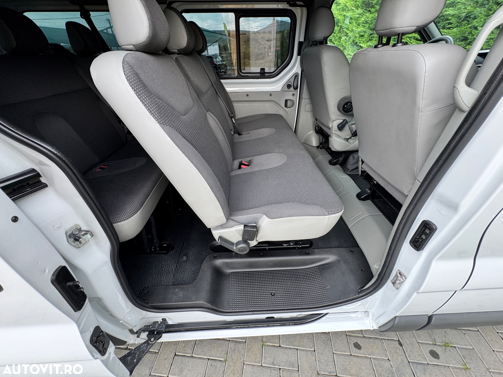 Opel Vivaro - 14