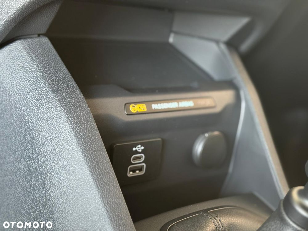 Ford Transit Courier - 18