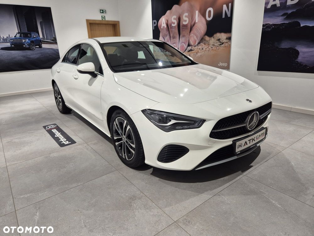 Mercedes-Benz CLA 200 7G-DCT - 4