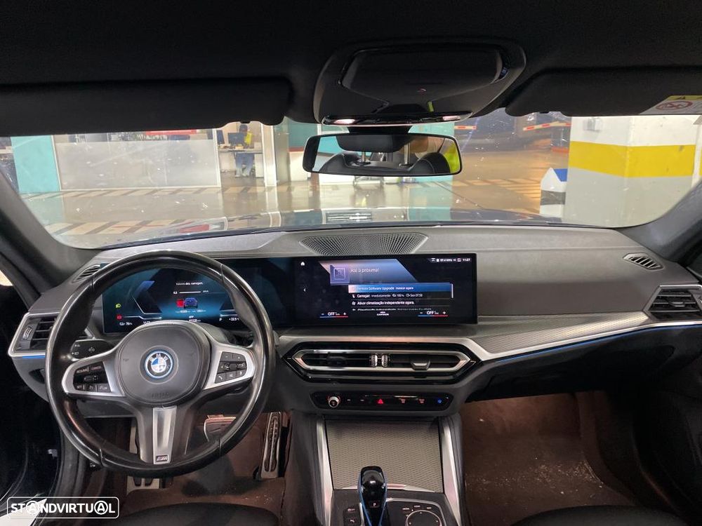 BMW i4 eDrive40 Desportiva M - 8