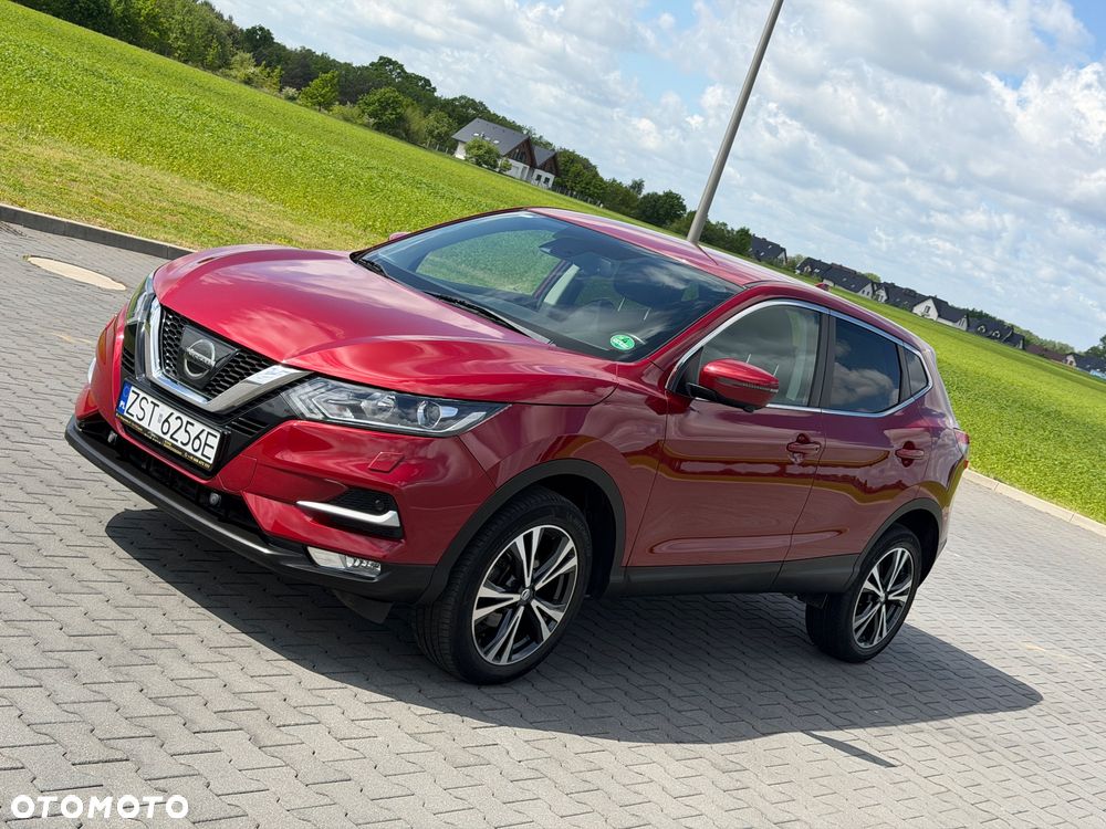 Nissan Qashqai 1.6 DIG-T N-Connecta - 1