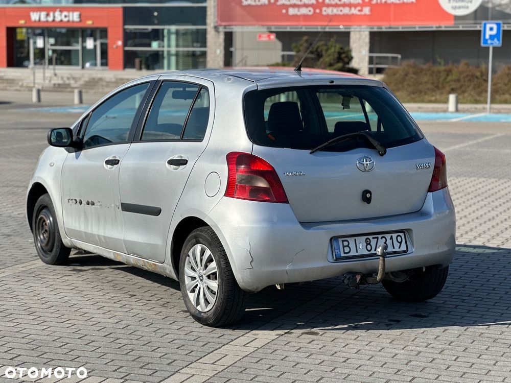 Toyota Yaris 1.0 Luna A/C - 6