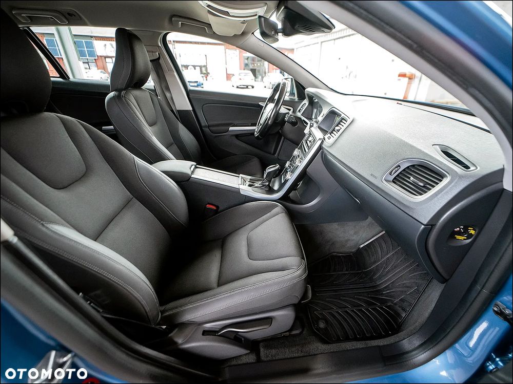 Volvo V60 D3 Geartronic Business Edition - 35
