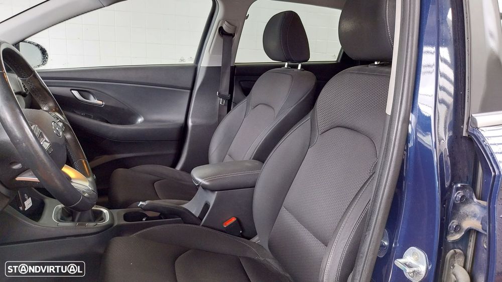 Hyundai i30 SW 1.6 CRDi Style+Navi - 12