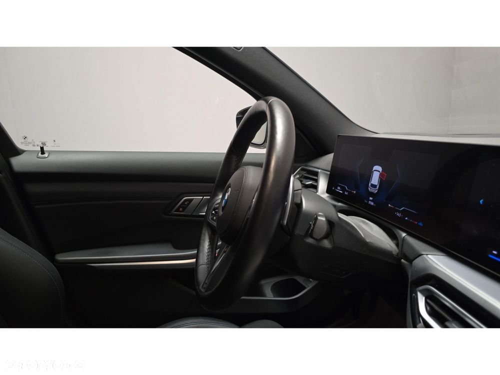 BMW Seria 3 320d xDrive M Sport sport - 31