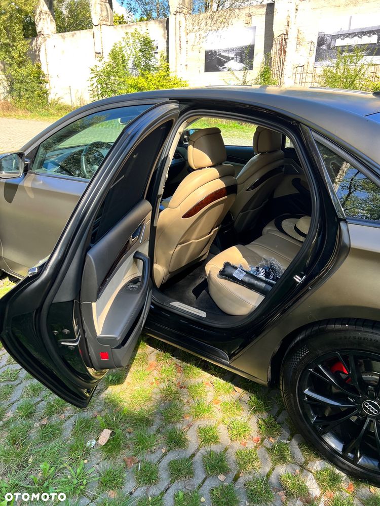 Audi A8 - 8