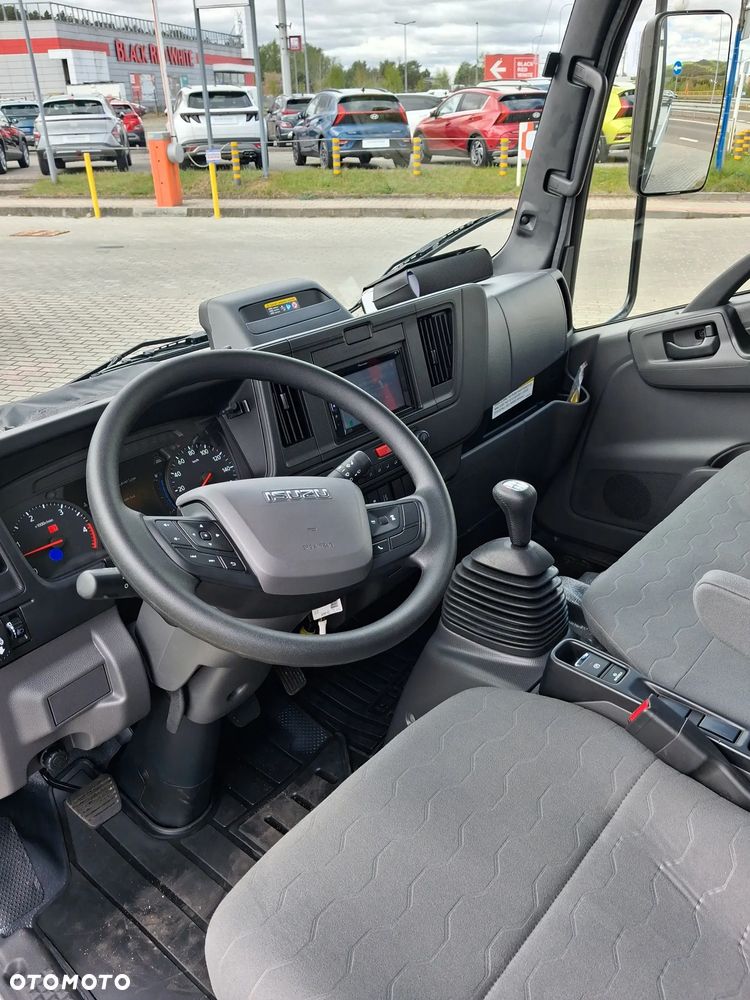 Isuzu M27 skrzynia otwarta 4.5m - 19