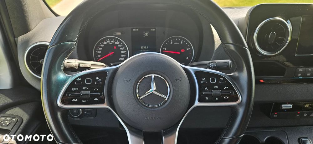 Mercedes-Benz Sprinter - 12