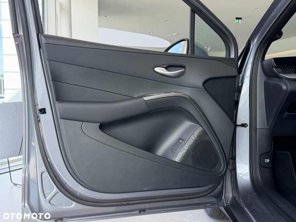 BYD Dolphin G Comfort E-CVT - 10