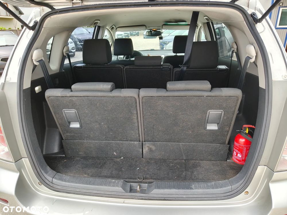 Toyota Corolla Verso 1.8 Sol 7os MM - 37
