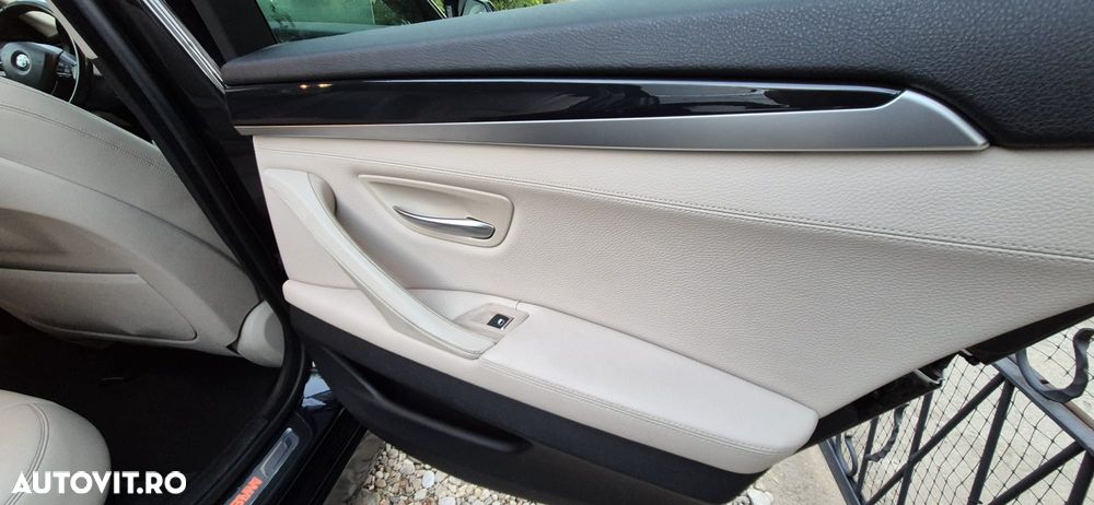 BMW Seria 5 525d Aut. Luxury Line - 33