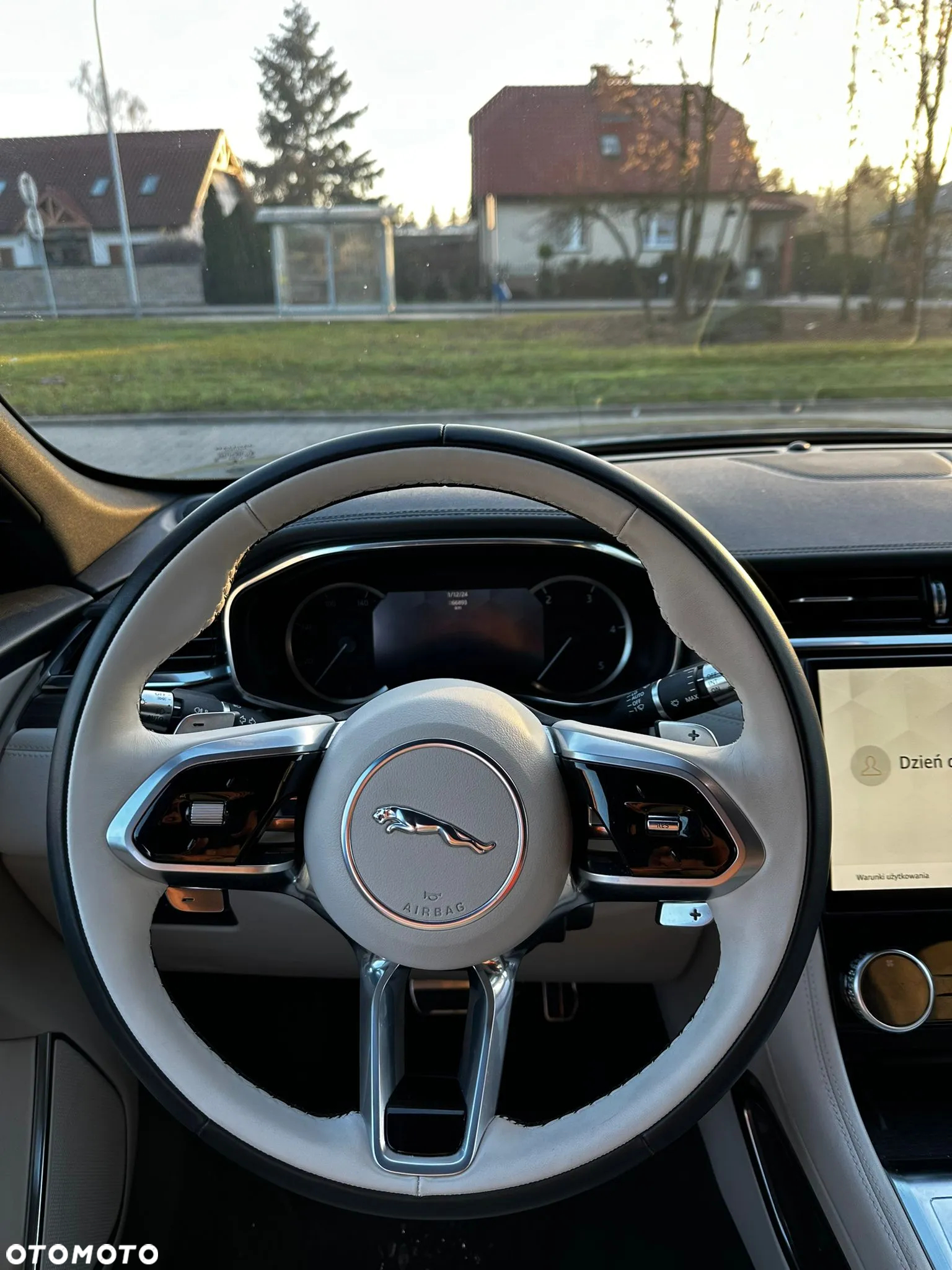 Jaguar F-Pace - 5