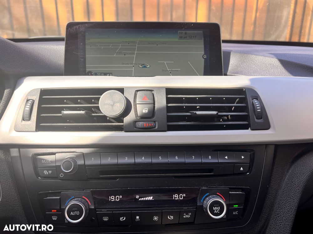 BMW Seria 3 320d Aut. - 16